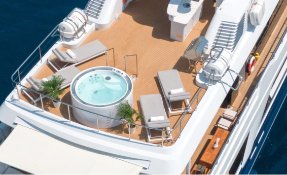 Deep-Blue-II-yacht-jacuzzi