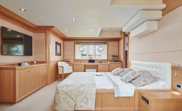 Navetta 26 Friend_s Boat_Interior_Master cabin_Lower Deck 1_YACHT IN